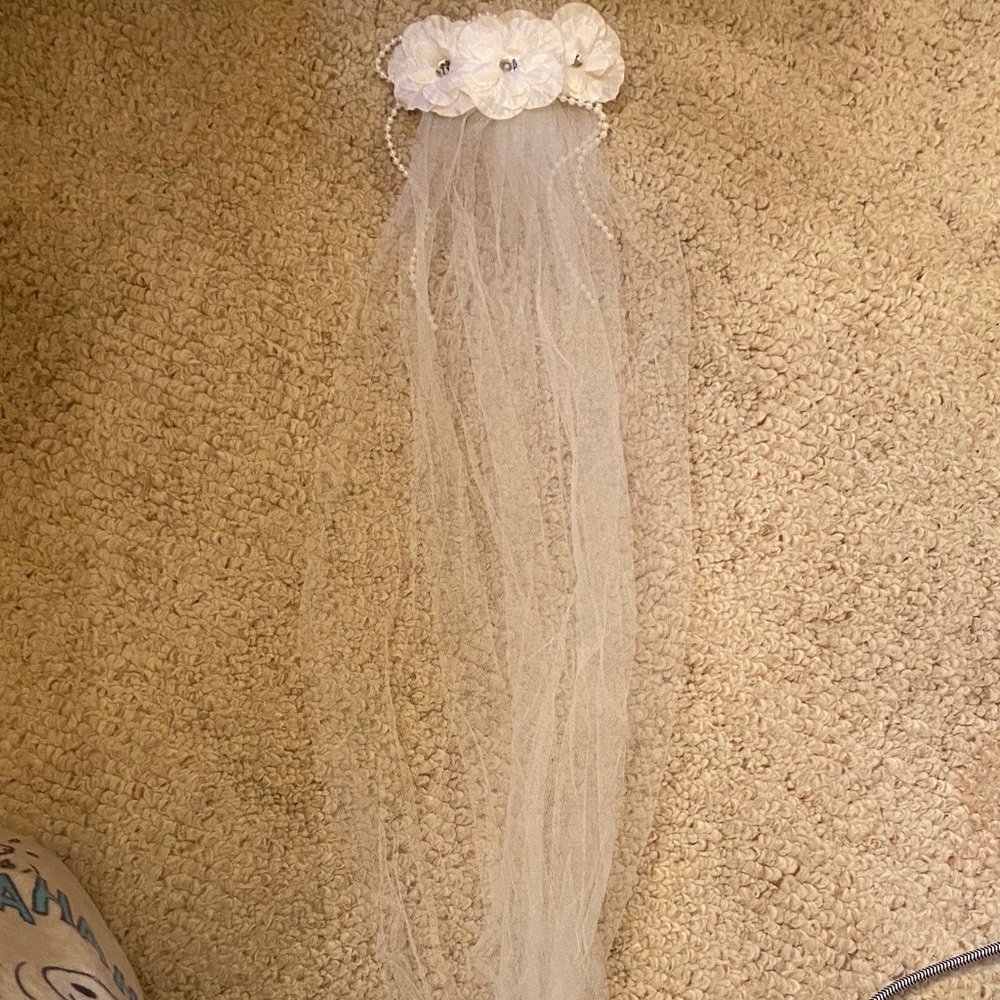 White Floral Bridal Veil with Pearl Accents